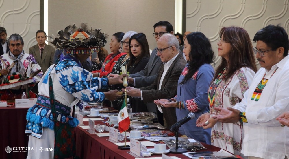 Se instala comisión presidencial para preservar y proteger lugares sagrados y rutas de peregrinación indígenas; no serán objeto de nuevas concesiones mineras. Foto Gerardo Peña. INAH