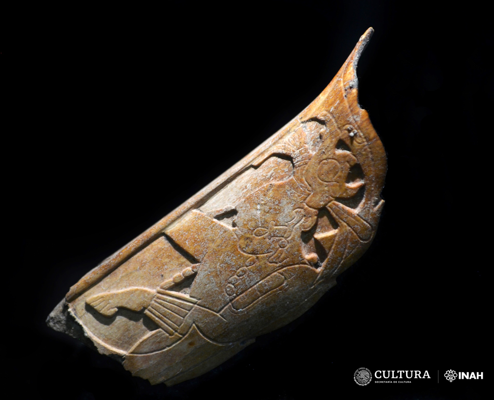 Por primera vez, en Palenque hallan una nariguera; debió usarse para personificar al dios maya del maíz. Foto Carlos Varela Scherrer.