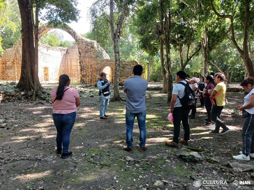 El sitio prehispánico maya, ubicado al sur de Quintana Roo se distingue por su capilla con arco colonial español, único en su género en el estado. Foto: Centro INAH Quintana Roo.