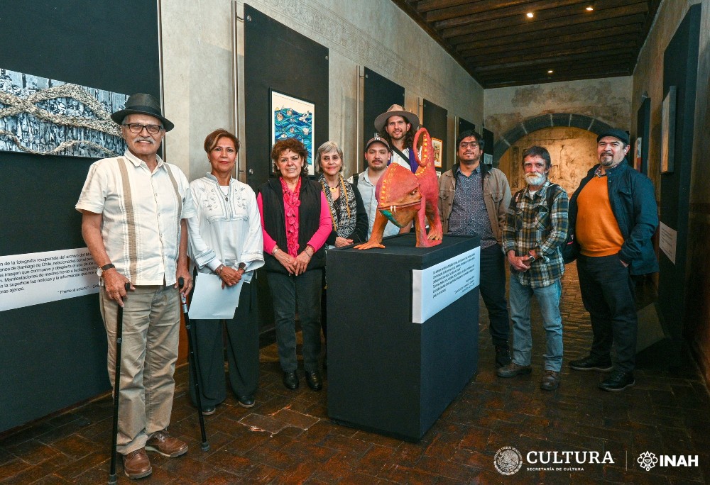 Mediante la fotografía, la pintura, el collage o la escultura, 14 artistas realizan un ejercicio crítico de memoria. Foto: Melitón Tapia. INAH